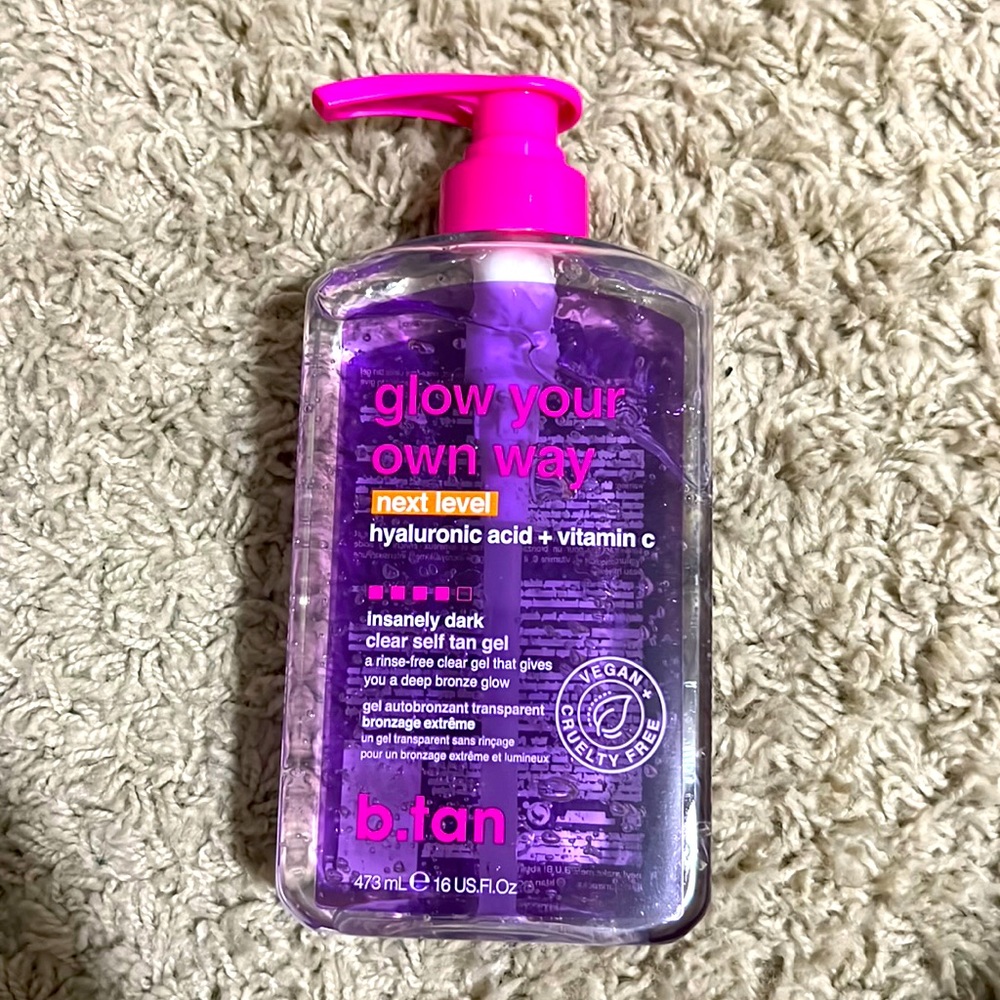 Glow your own way self tan gel ( brand new)